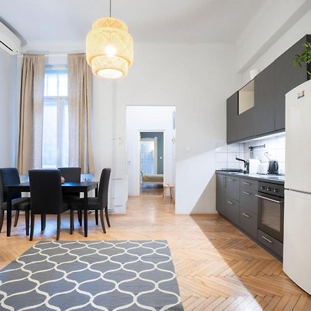 בודפשט Super Comfort Apartment With 3 Rooms Next To Opera מראה חיצוני תמונה