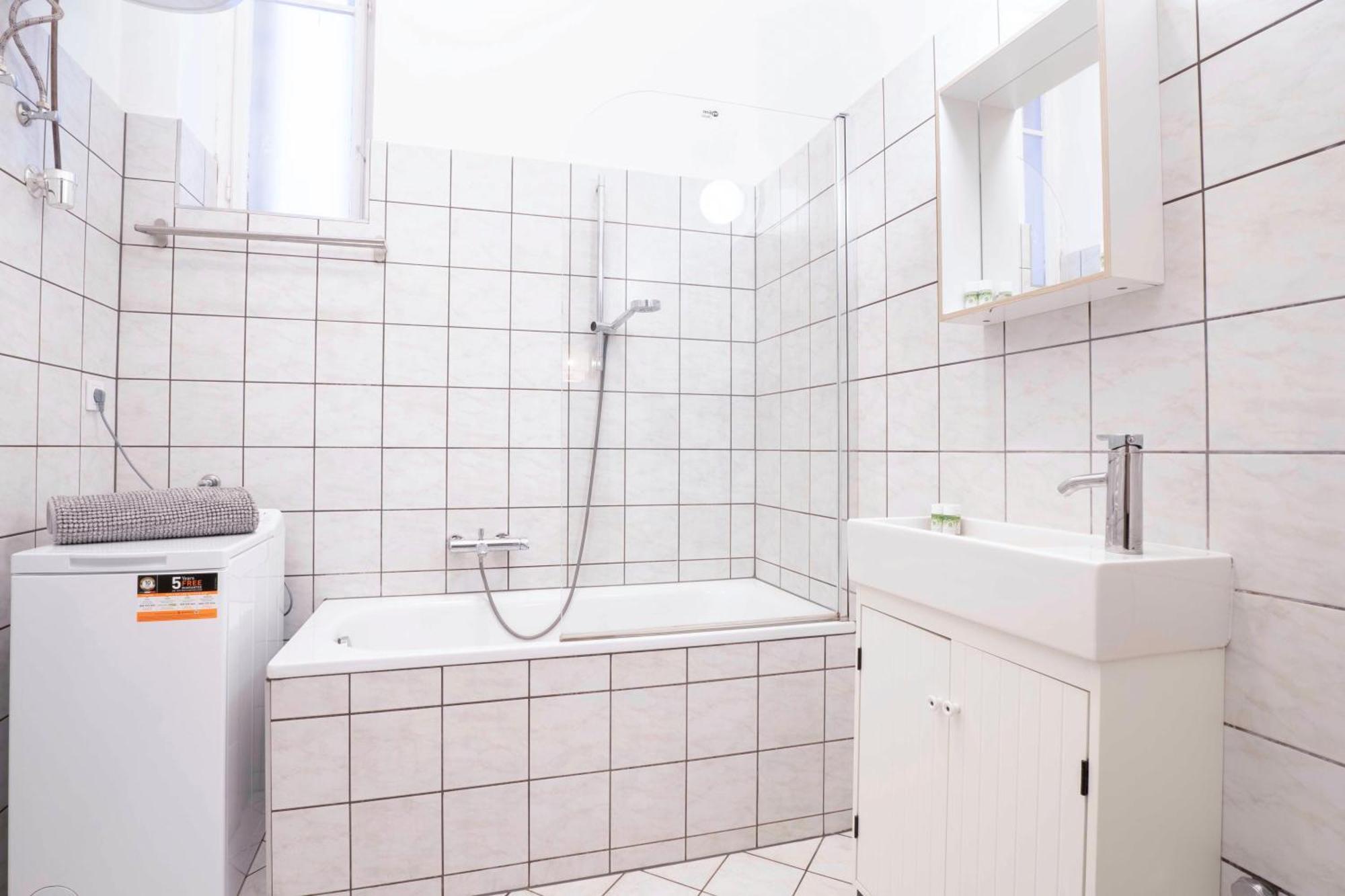 בודפשט Super Comfort Apartment With 3 Rooms Next To Opera מראה חיצוני תמונה